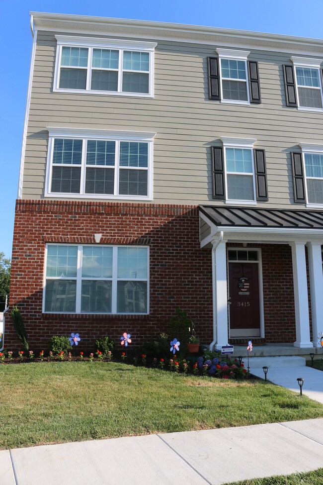 Building Photo - 3415 Naamans Dr