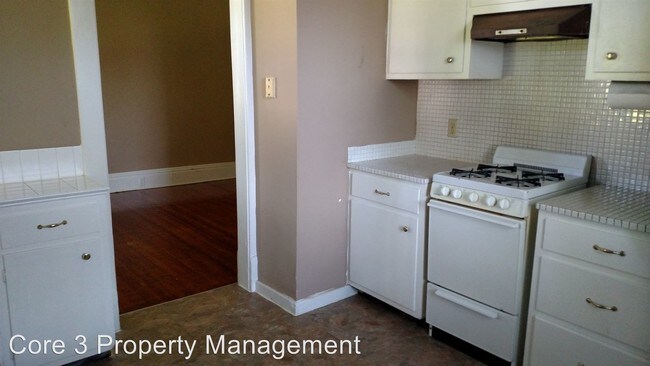 Building Photo - 1 br, 1 bath Apartment - 408 N. Lee St.