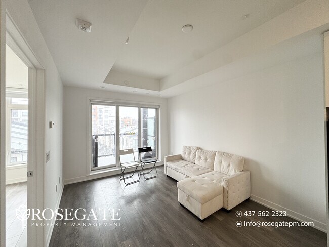 Photo du bâtiment - Modern 1-Bedroom Condo with Parking, Locker & Balcony – Only Hydro – York