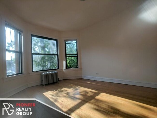 Building Photo - 1 bedroom in CHICAGO IL 60647