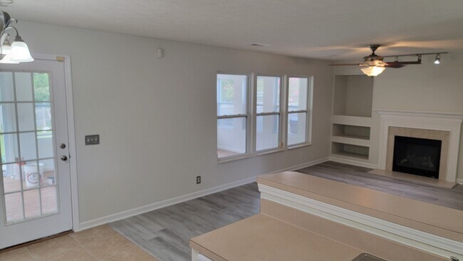 Foto del edificio - 4473 Frost St