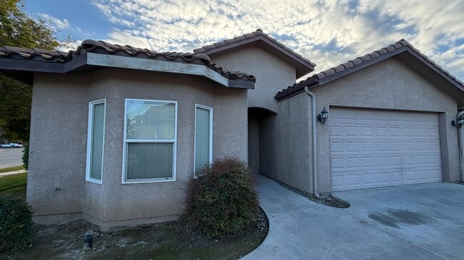 Foto del edificio - 4723 W Clinton Ave