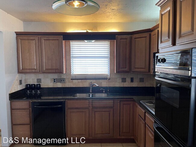 Building Photo - 2 br, 2 bath House - 3037 SW 52nd Place
