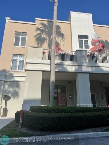 Foto del edificio - 1153 Town Center Dr