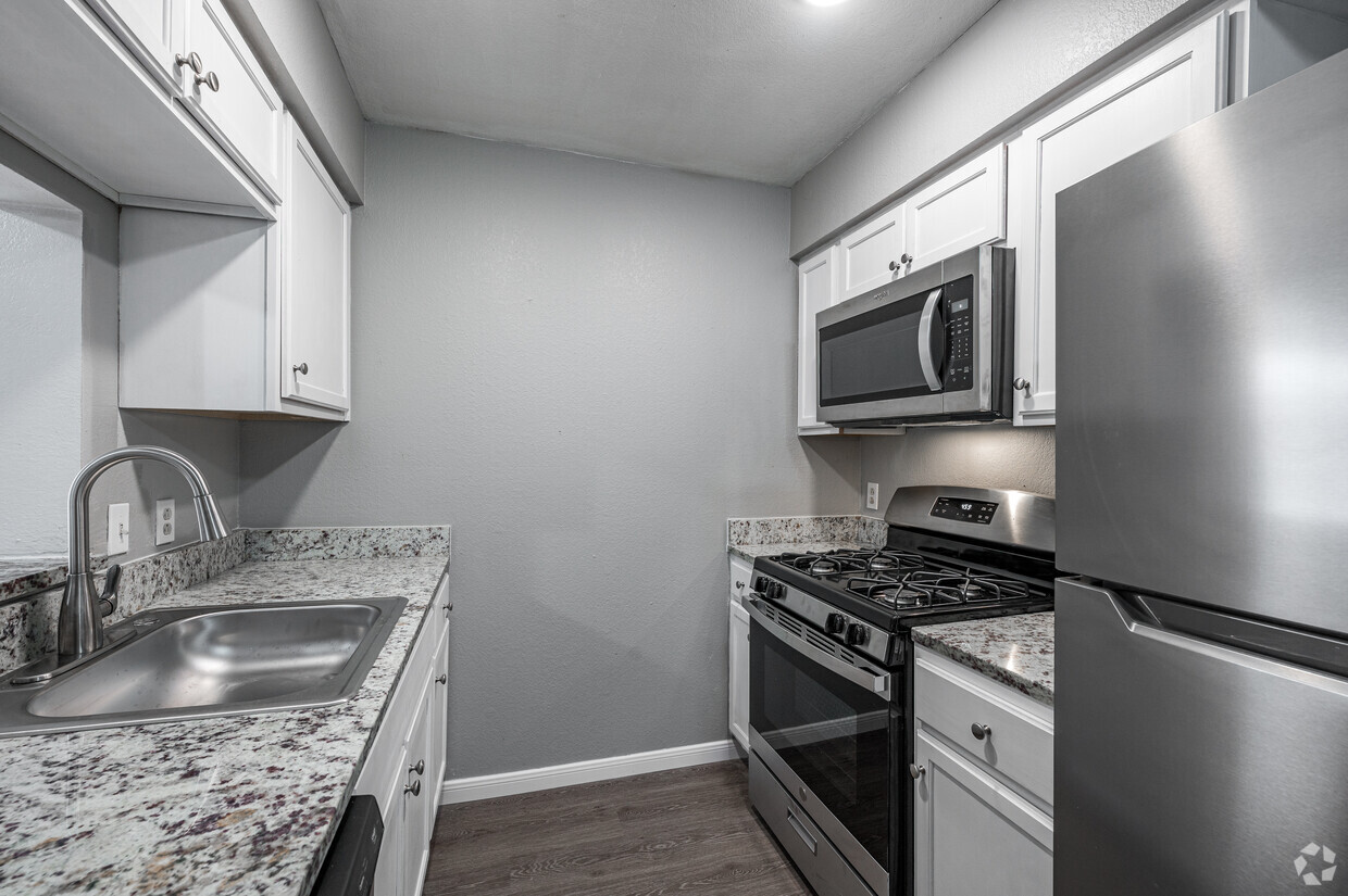 Primary Photo - Crestridge Apartments