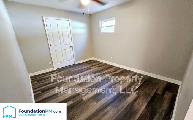 Building Photo - 2400 Alcy Park Ln