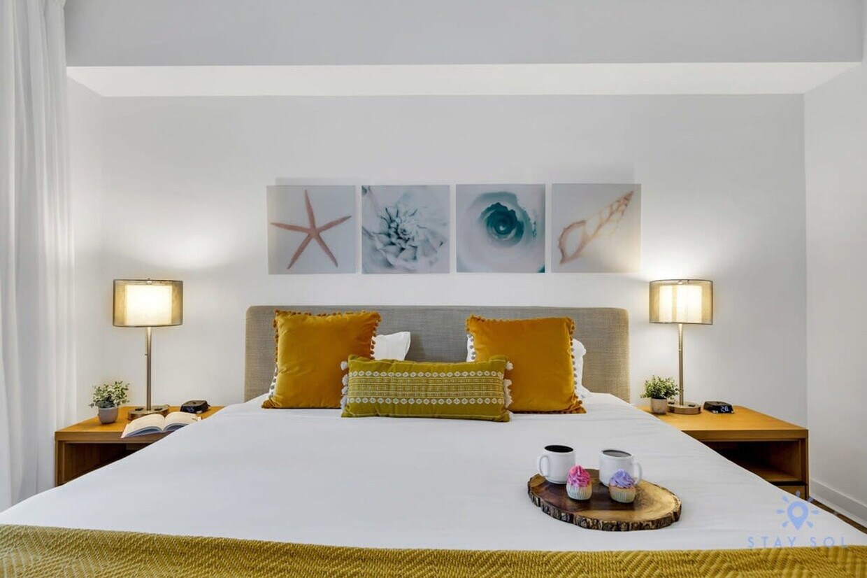 Foto principal - 2602 E Hallandale Beach Blvd