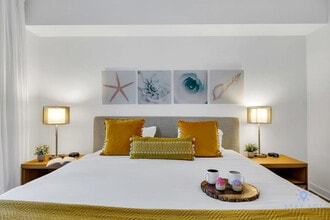 Building Photo - 2602 E Hallandale Beach Blvd