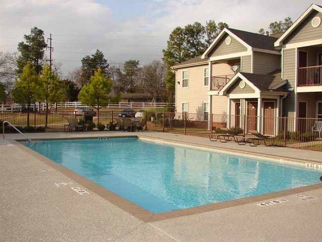 Building Photo - 200 Bostic Dr
