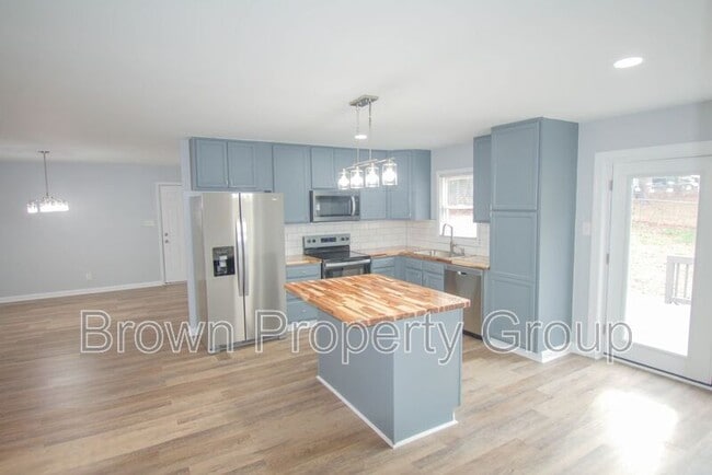 Foto del edificio - 4723 Dominion Rd