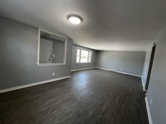 Building Photo - 405 Grover Cleveland Hwy