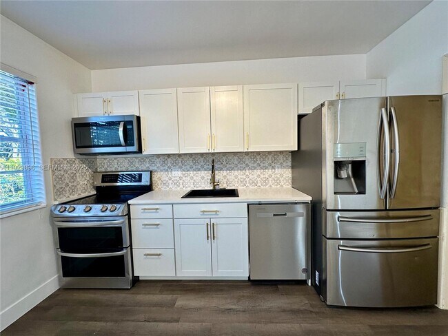 Foto del edificio - 1788 NE 169th St