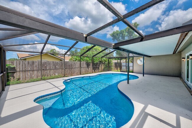 Building Photo - 13331 Hacienda Dr