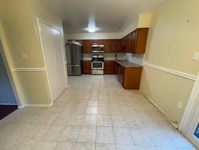 Foto del edificio - 15039 Cherrywood Dr