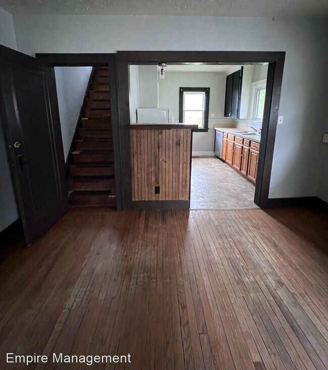 Building Photo - 3 br, 1 bath House - 922 North Lawrence St...