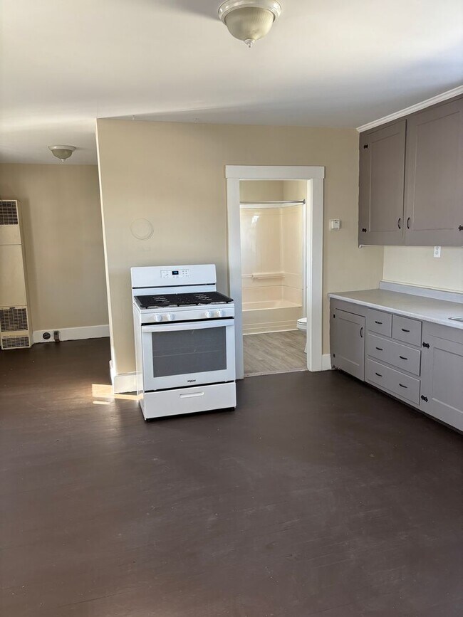 Foto del edificio - Lopus Lake, LLC-217 Pine Str