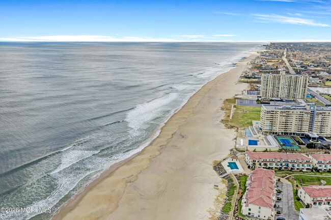 Building Photo - 720 Ocean Ave N