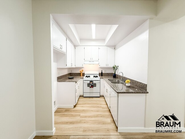 Building Photo - 11459 Collins St