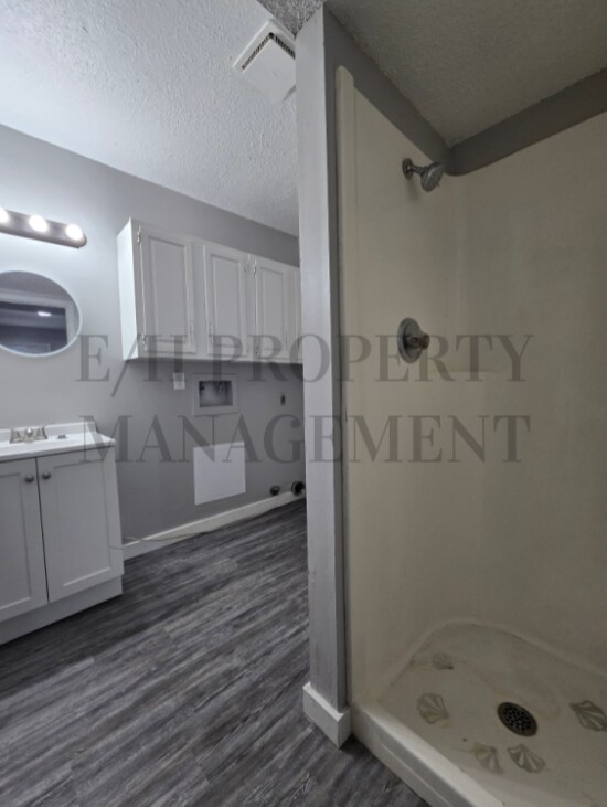 Foto del edificio - 6110 N Forestor Dr