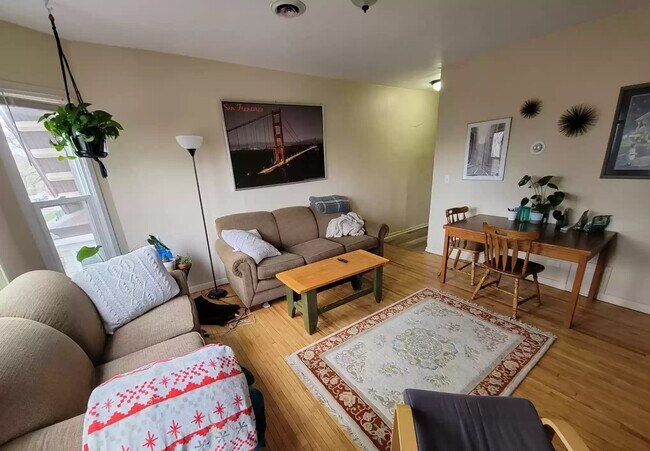 Sala de estar - 3017 Garfield Ave