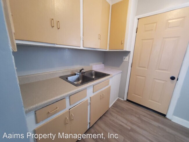 Building Photo - 1 br, 1 bath House - 412-A Lake Avenue