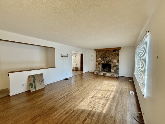 Building Photo - 1993 E 6850 S