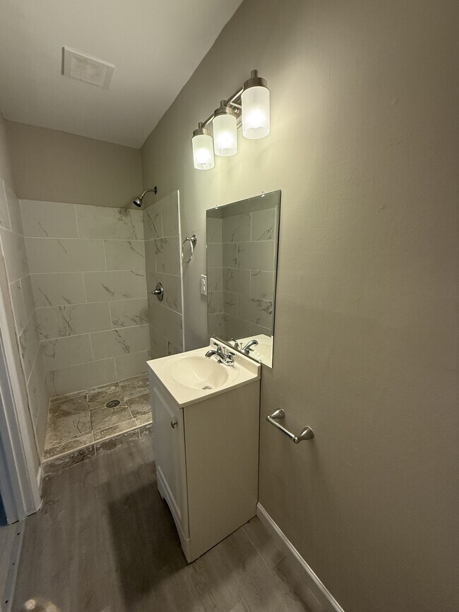 Foto del edificio - 1317 5th Pl NW
