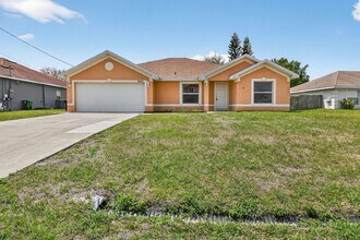 Building Photo - 4066 SW Canrady St