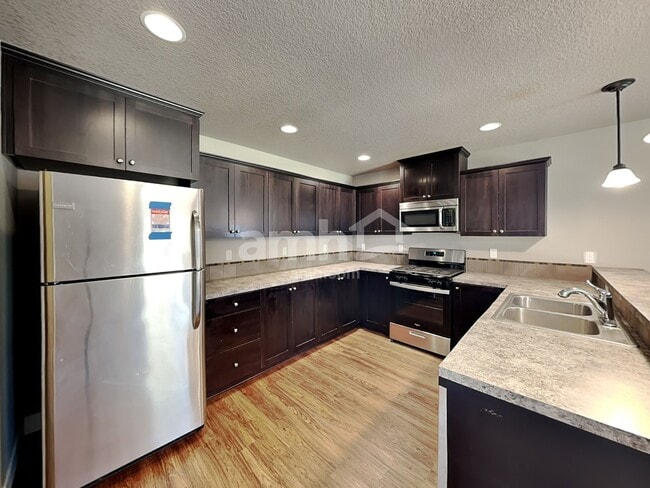 Building Photo - 480 Tulip Ave