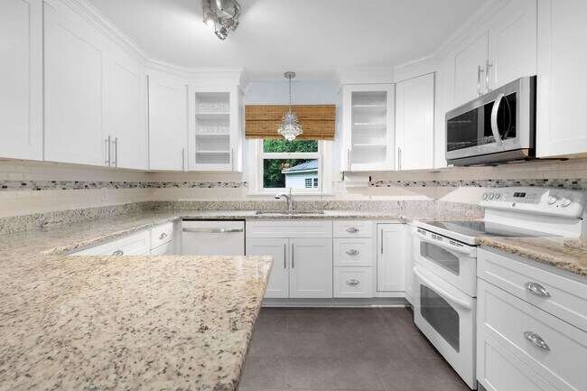 Building Photo - 3 Bed 2.5 Bath Home for rent in Norfolk