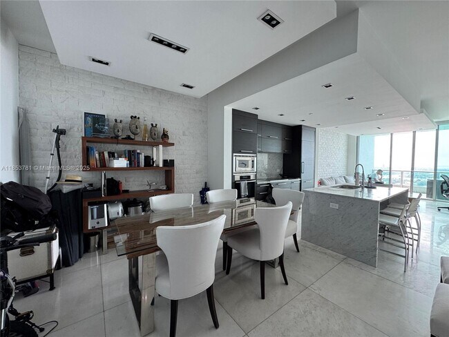 Foto del edificio - 900 Biscayne Blvd