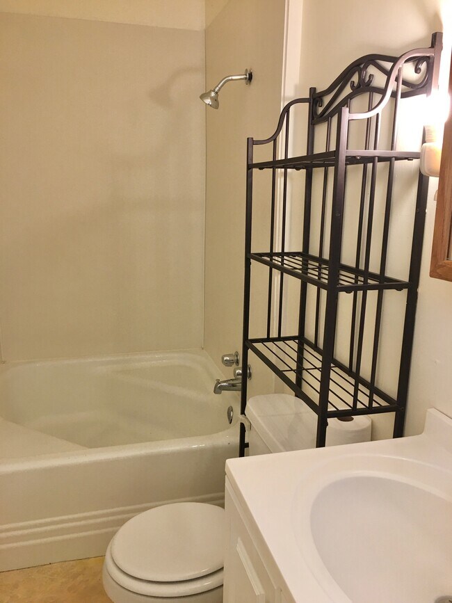 121 W Spruce St Unit 121 W Spruce St, Titusville, PA 16354 Apartments