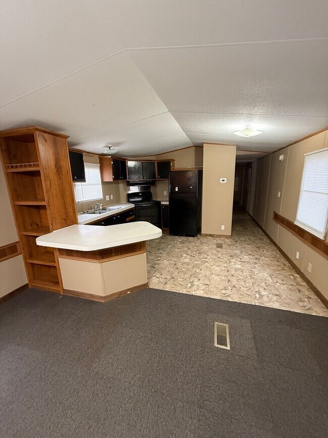 Building Photo - Mobile Home For Rent