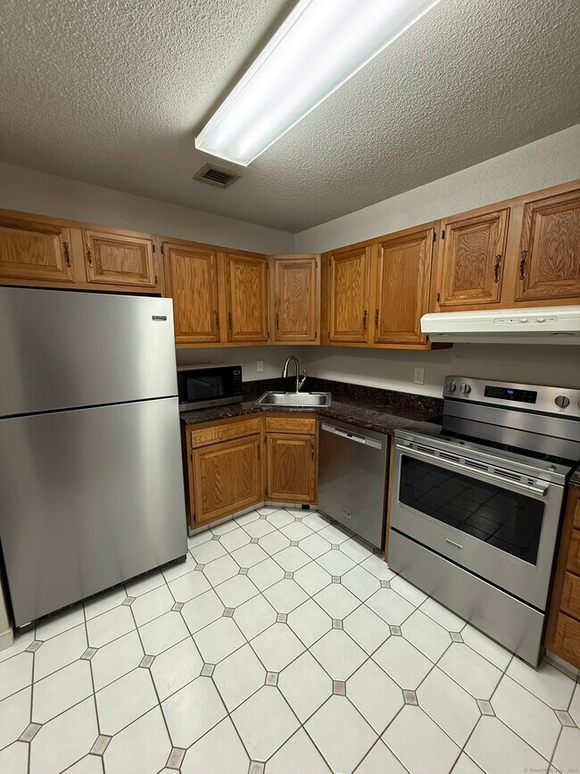 Foto del edificio - 402 Twin Circle Dr