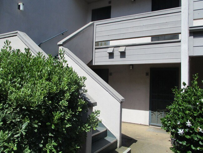 Foto del edificio - Linda Vista 2nd floor Studio w/Balcony