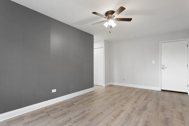 Foto del edificio - 6001 N Kenmore Ave