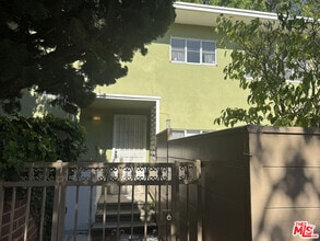Building Photo - 5316 1/2 Village Green