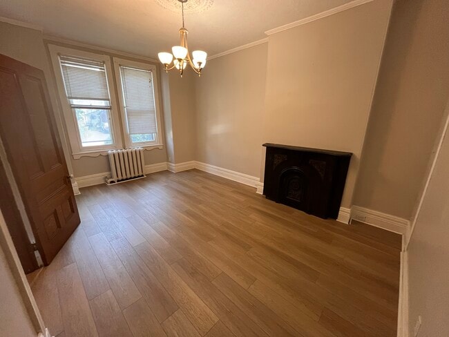 Building Photo - Charming 4-Bedroom + loft Victorian Home i...