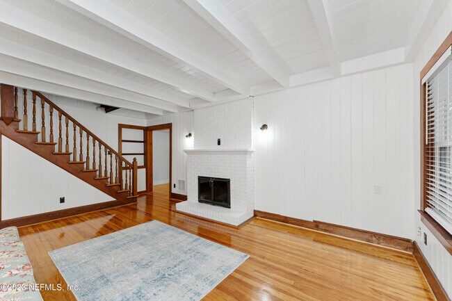 Foto del edificio - 1058 Beach Ave