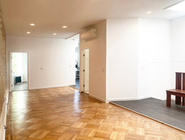 beautiful skylights - 2119 Regent Pl