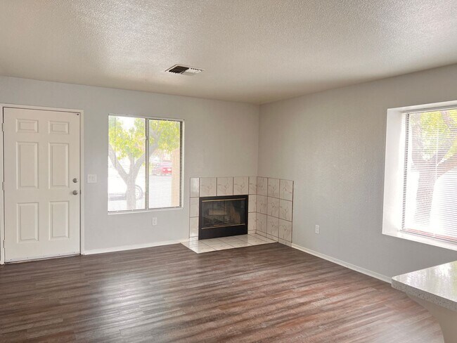 Foto del edificio - 8600 Lyn River Ct