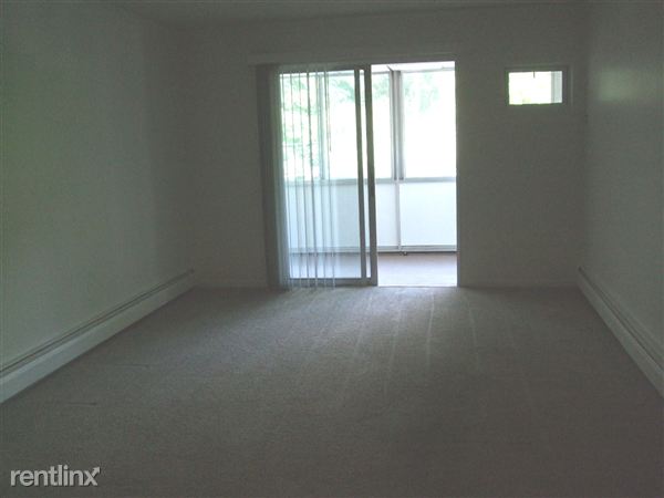 Primary Photo - 32450 Grand River Ave