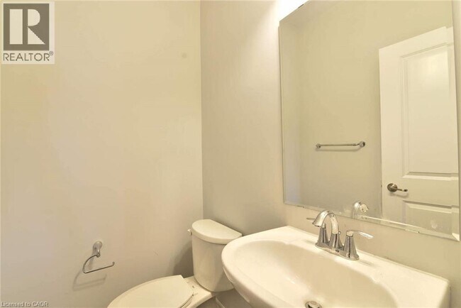 Building Photo - 3062 Gardenia Gate