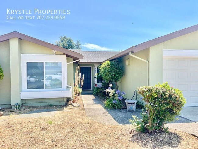 Building Photo - Immaculate, spacious home with open floor ...
