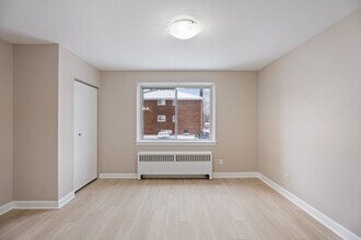 Interior Photo - Arbor Village Hollington