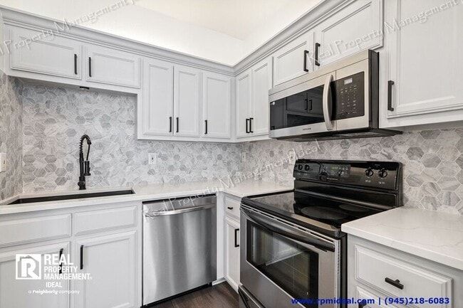 Foto del edificio - 4104 N Hall St