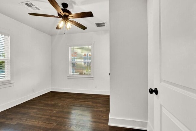 Foto del edificio - Fully Renovated Home in Kendall Whittier – Designer Finishes + Prime Location
