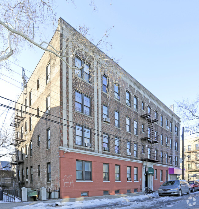 Building Photo - 37-29 104th St