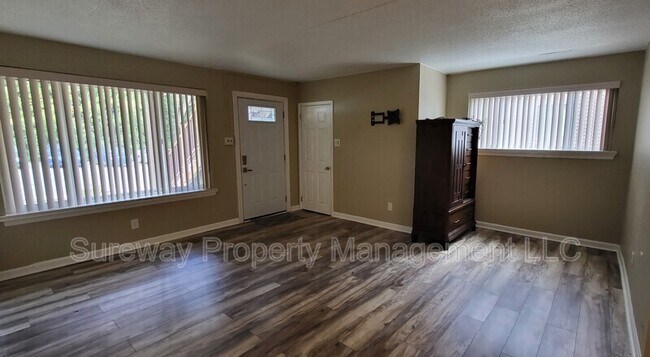 Building Photo - 5200 Hilltop Dr