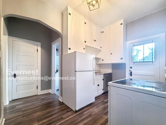 Foto del edificio - 1147 N Marion St